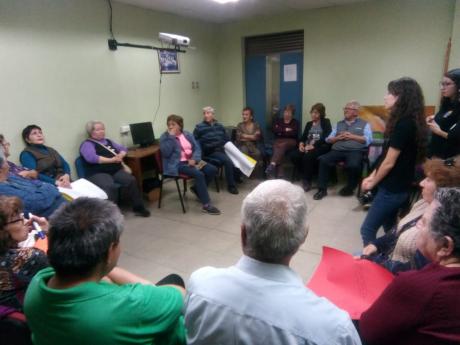 Usach y Agrupación Lelikelén realizaron Taller de Sexualidad para adultos mayores en El Bosque