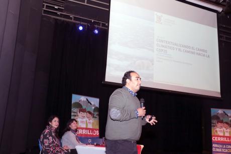 Capacitación a docentes da inicio a campaña “Usach Acciona el Cambio” para concientizar sobre crisis climática