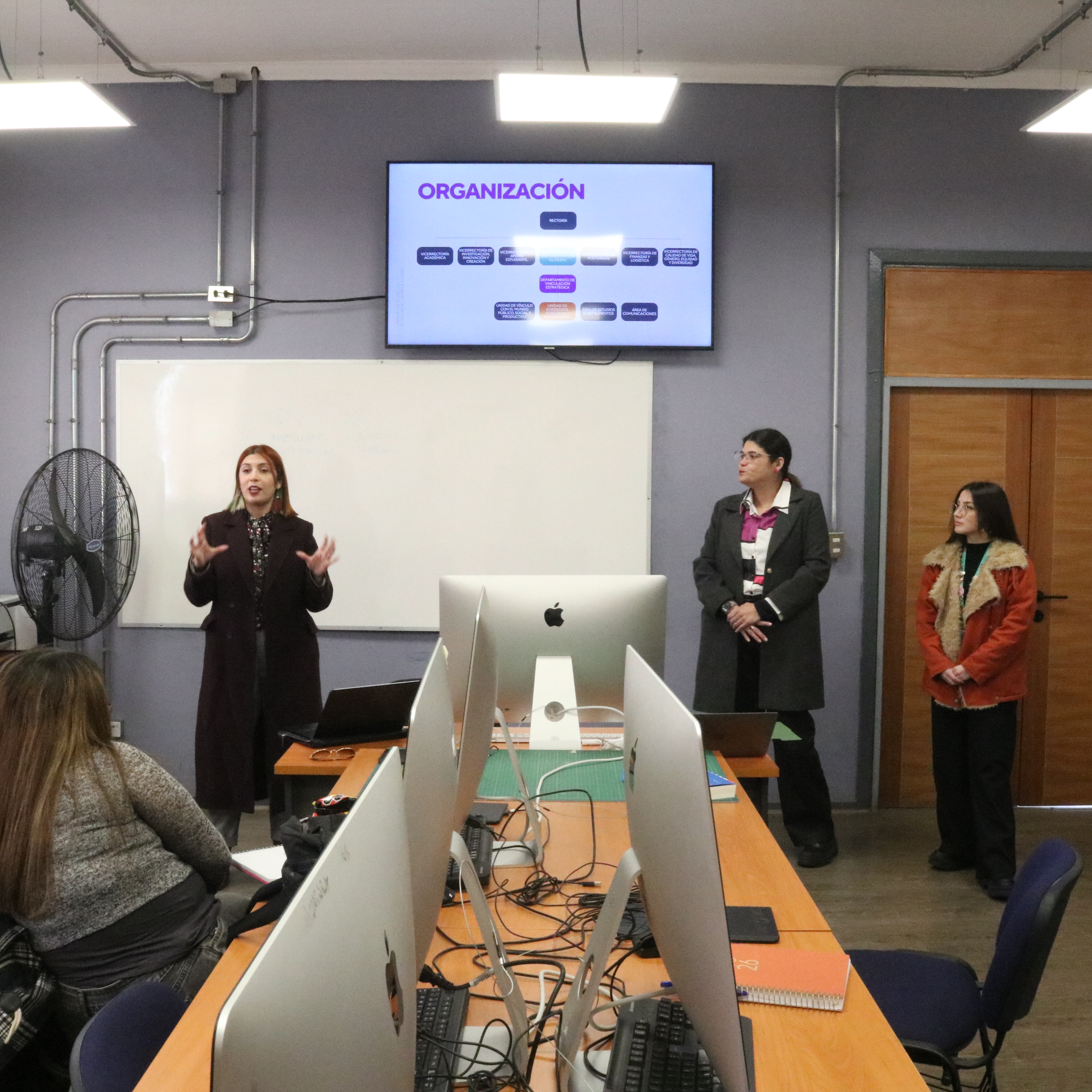 Fotografía de la clase de presentación de Laetitia.