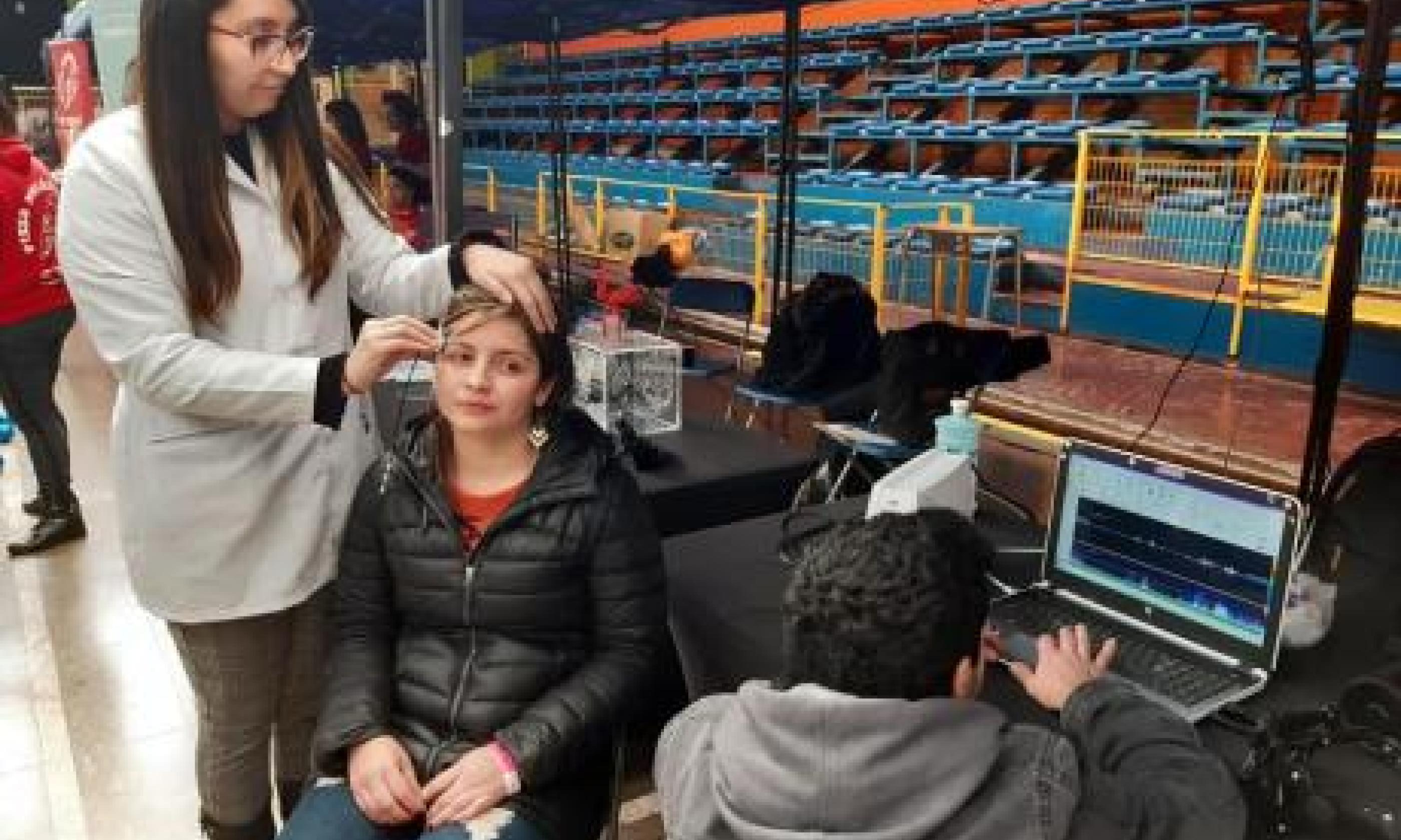Expertos de la Usach monitorean enfermedades neurodegenerativas en Festival del Conocimiento