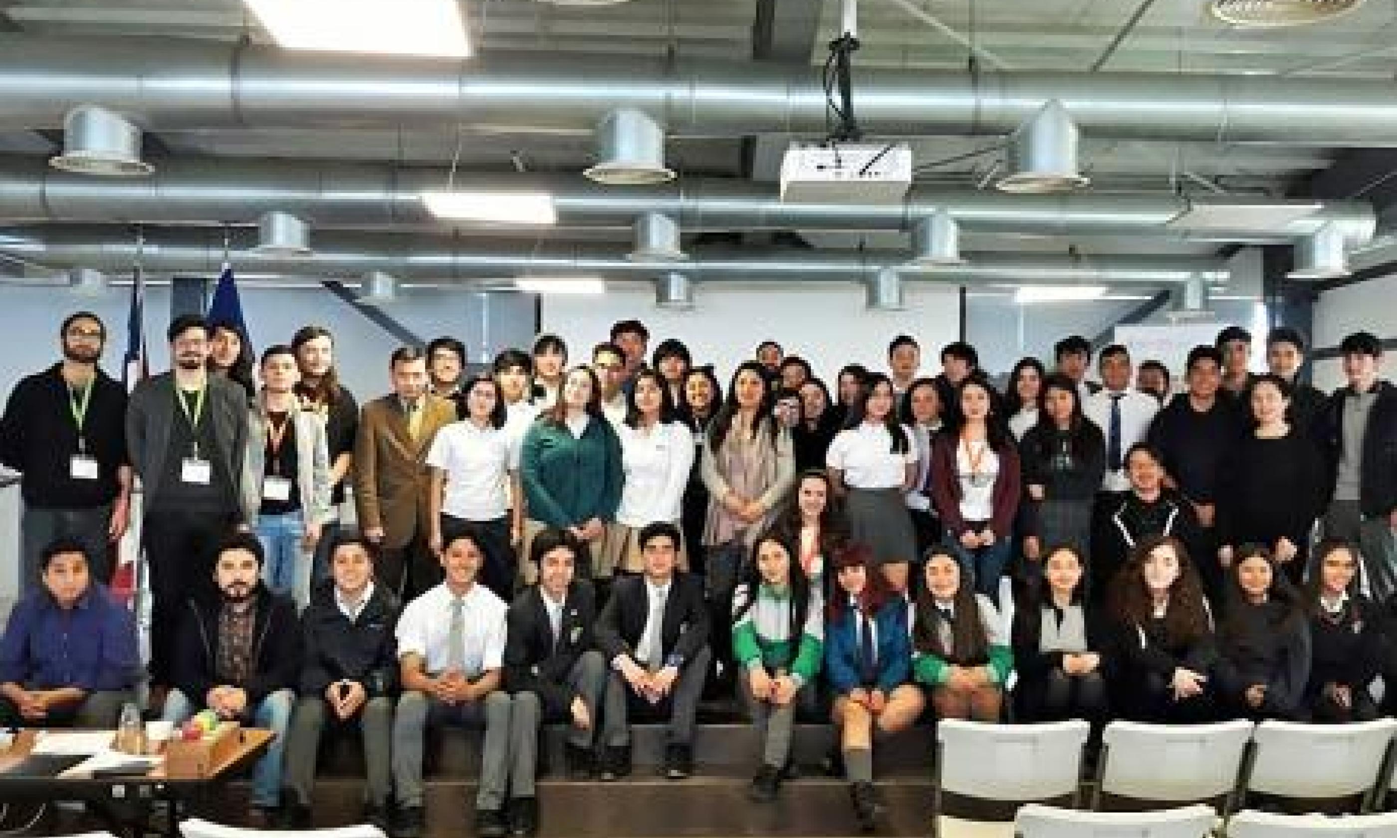 U. de Santiago contribuye a fomentar la reflexión a través del diálogo en Debate Interescolar de Filosofía