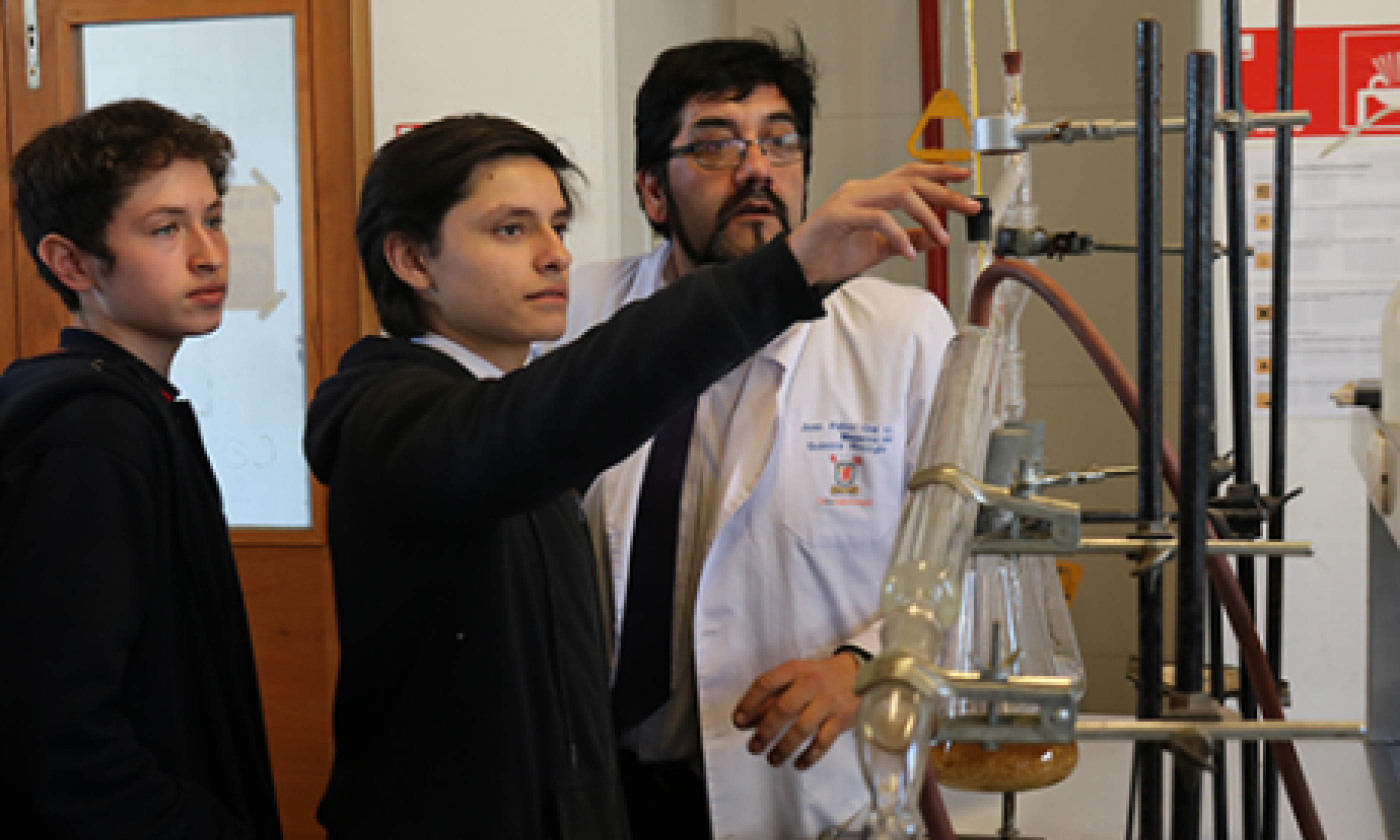 Egresado Usach será único representante latinoamericano en importante Congreso de Química en París