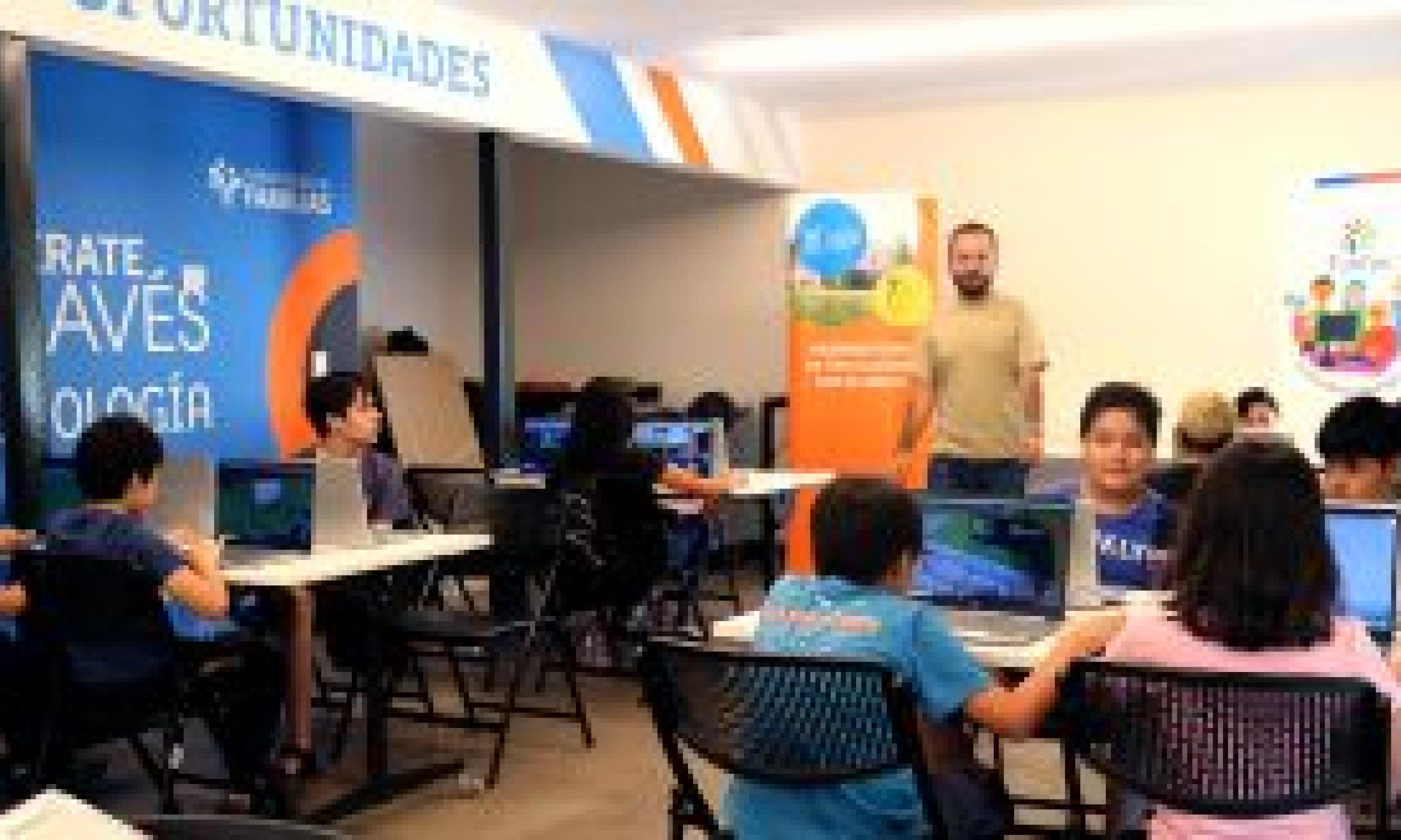 Jornadas de matemáticas y computación en Fundación de las Familias reunió a niños, niñas y adultos mayores