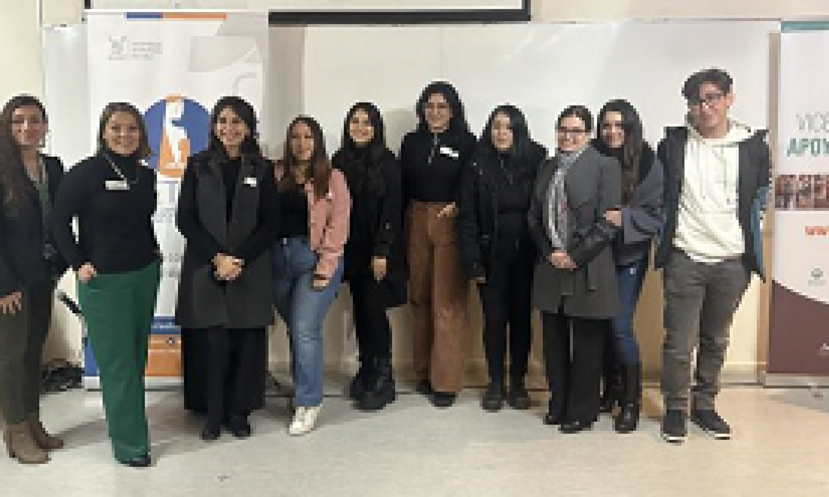 Comunidad de Egresados y Egresadas participan en focus group para mejorar servicios estudiantiles