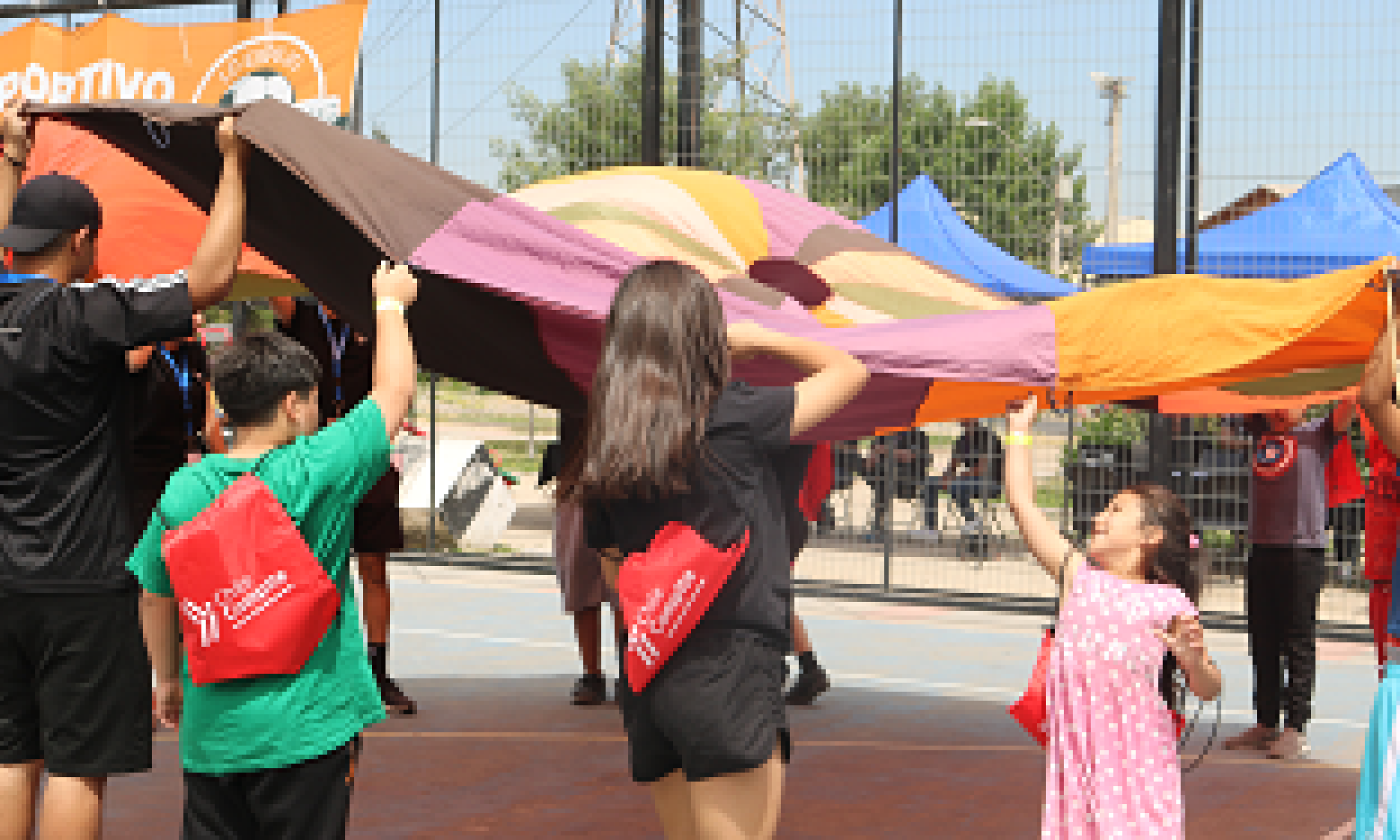 La Usach lleva ciencia y deporte a Lo Espejo en feria comunitaria de la Delegación Presidencial